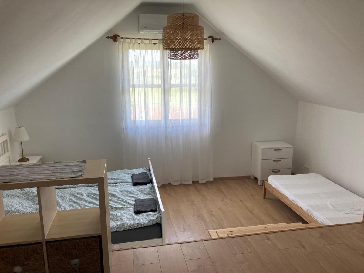 Karadi Apartman Zánka Екстериор снимка